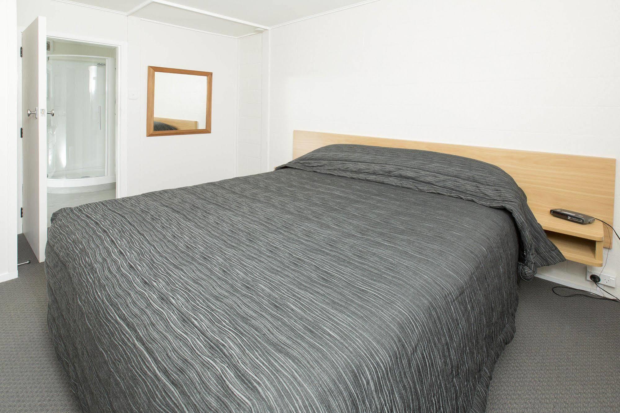 Marina Court Motel & Apartments Whangarei Exterior photo